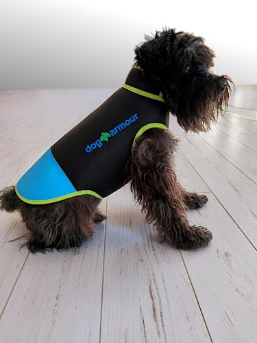 dog armour PRO- Hidden sleeves and interior leg protections. Anti-bite vests for dogs.